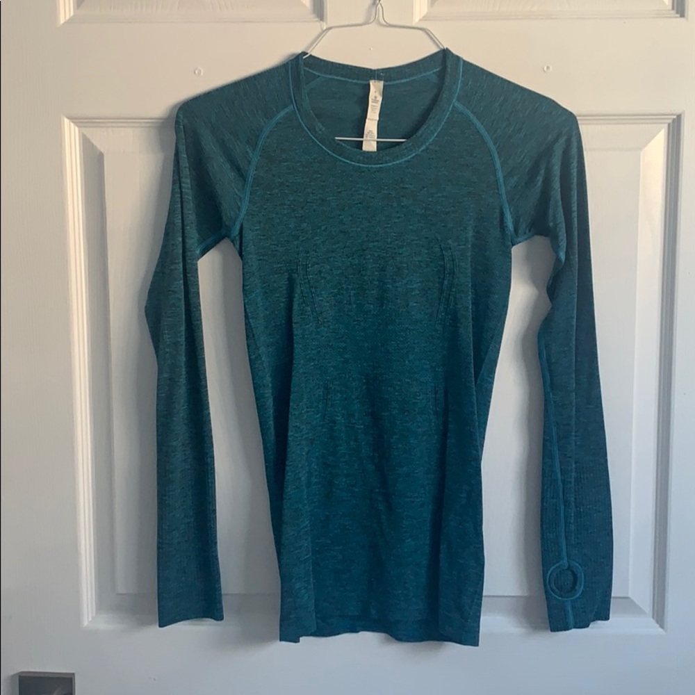 Lululemon workout top